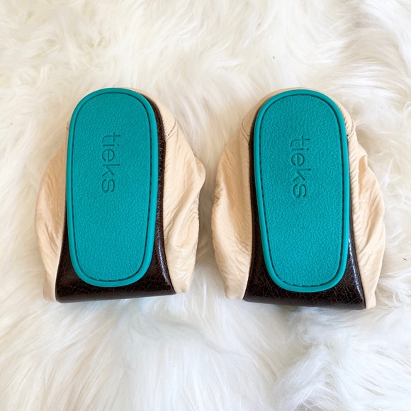 SOLD NIB Biscotti Patent Tieks - Picture 10 of 14